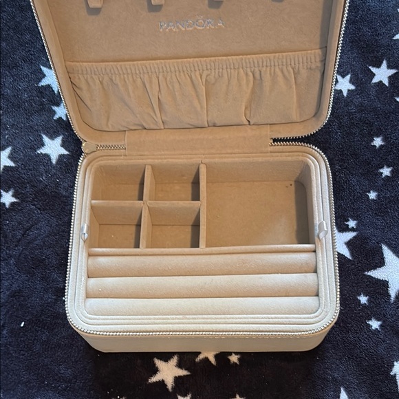 Pandora Cream Jewelry Case - Picture 2 of 3